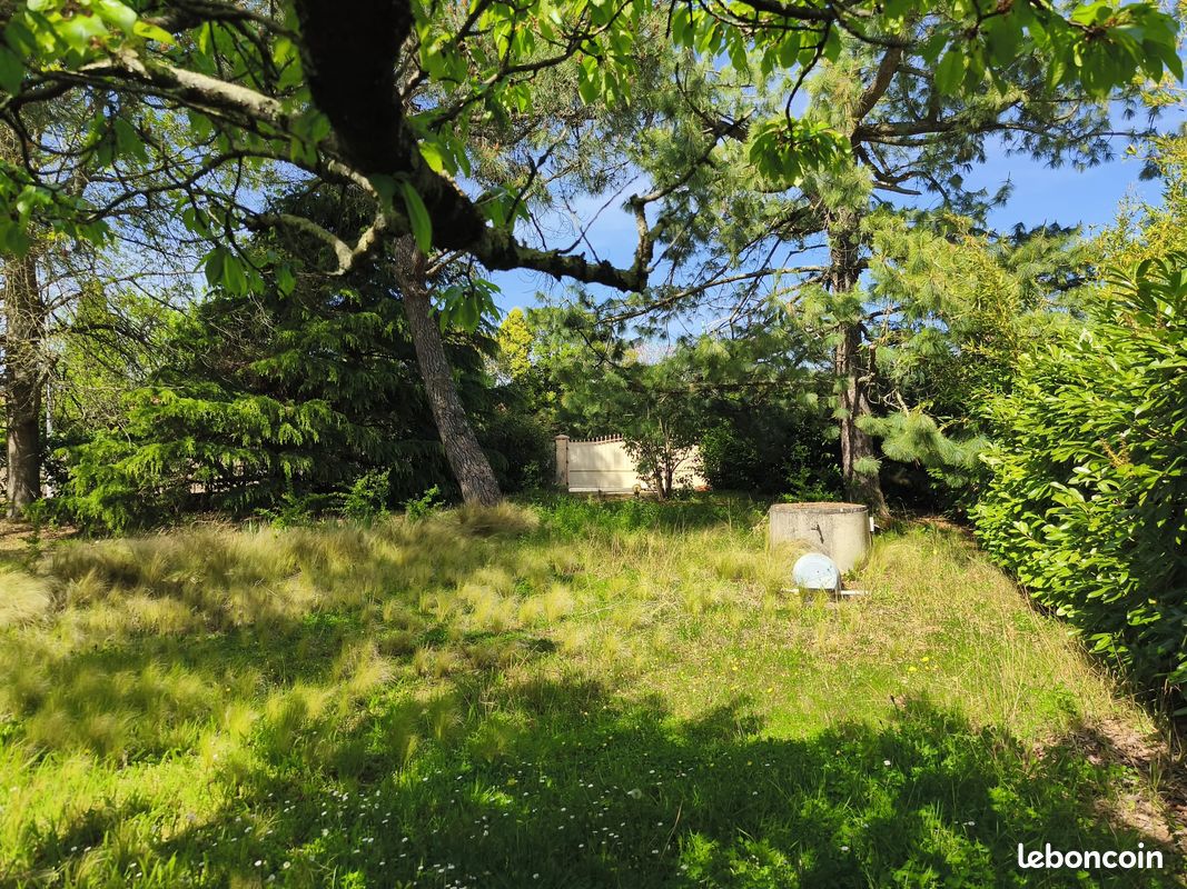 Terrain de 590 m² · à Tournefeuille · 147 000 €