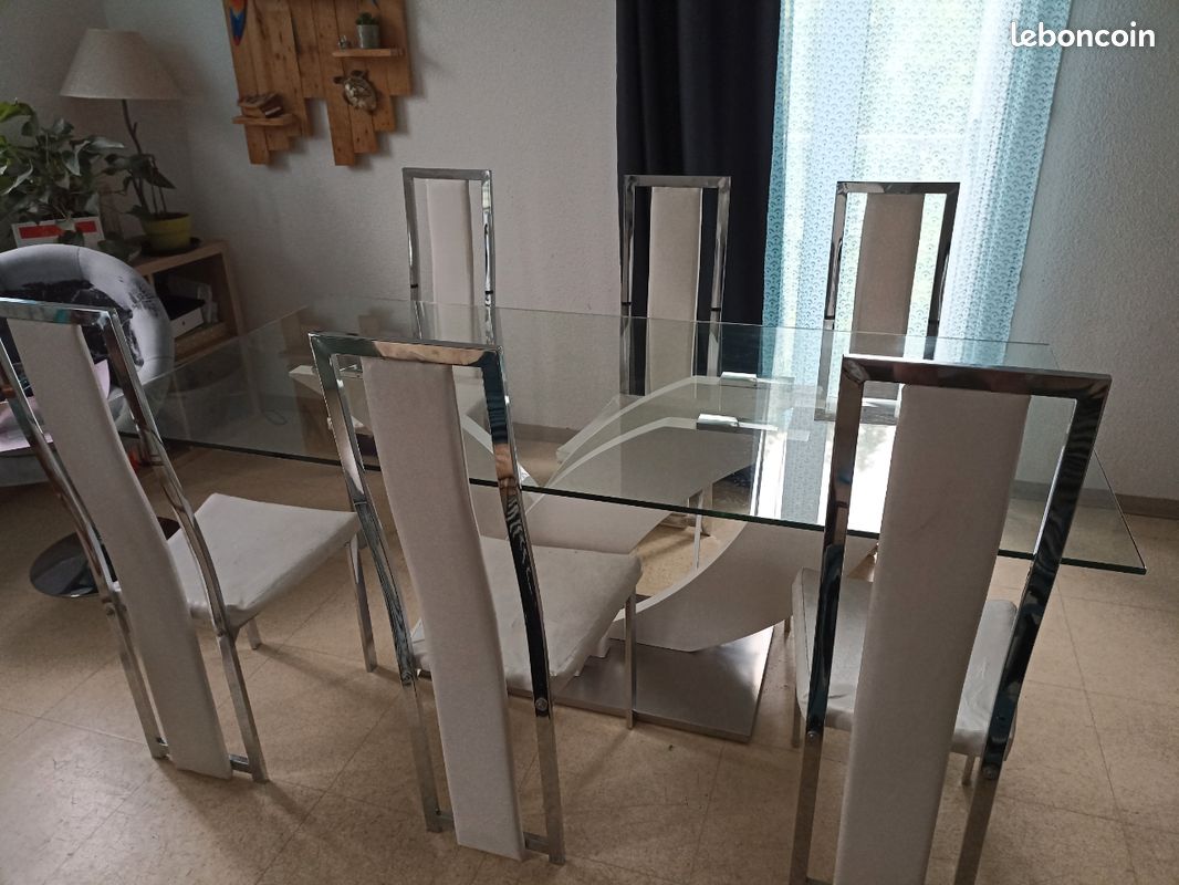 Table en verre (image 1)