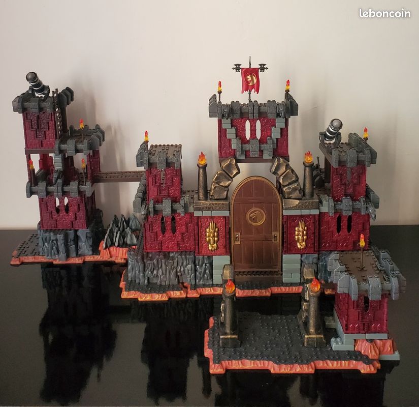 Gros Lot De Figurines Megabloks Dragons (Krystal Wars) Et Pirates - Occasion