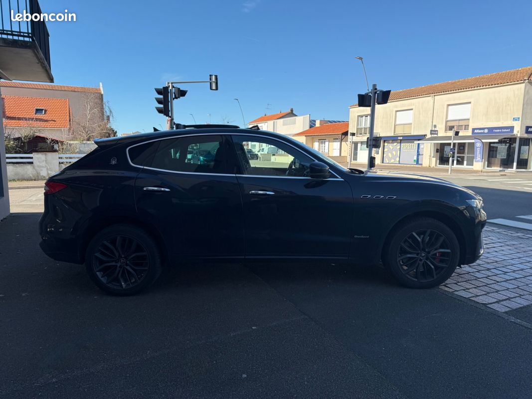 MASERATI LEVANTE 3.0 V6 Bi-Turbo 350 Q4 GranSport (image 6)