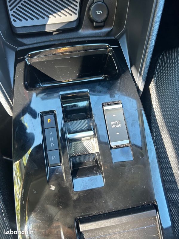 Citroën C4 Berline Max 130 CV EAT8 S&S Boîte auto {24.000 KM - CAMERA - CARPLAY} (image 18)