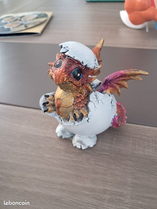 Statuette Oeuf de Dragon Vert (H22 x L16cm