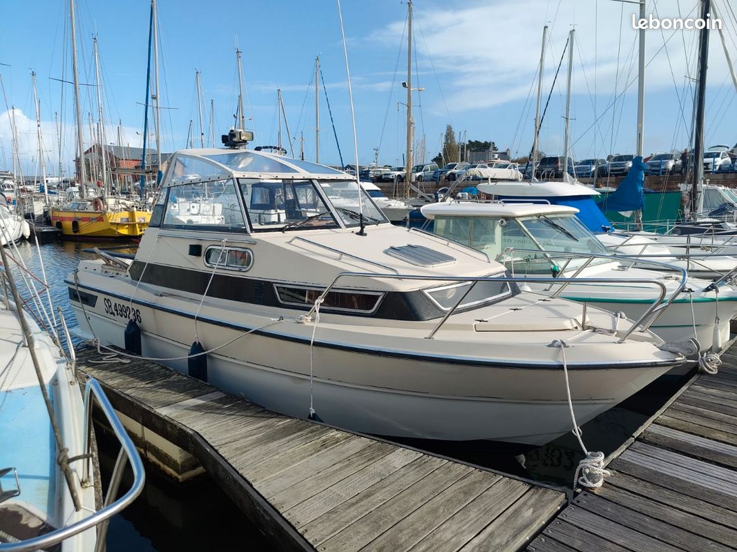 Bateau moteur (image 2)