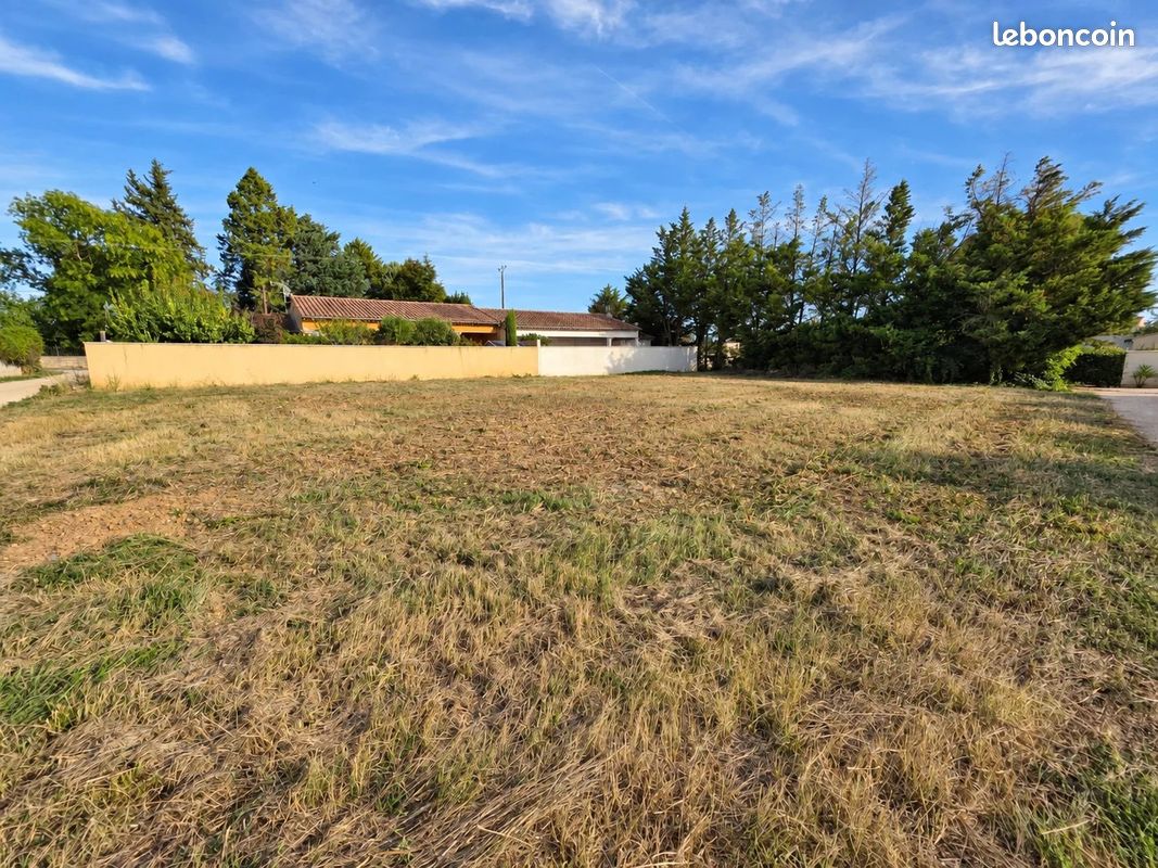 Terrain 930 m² Saint-Quentin-la-Poterie (image 2)