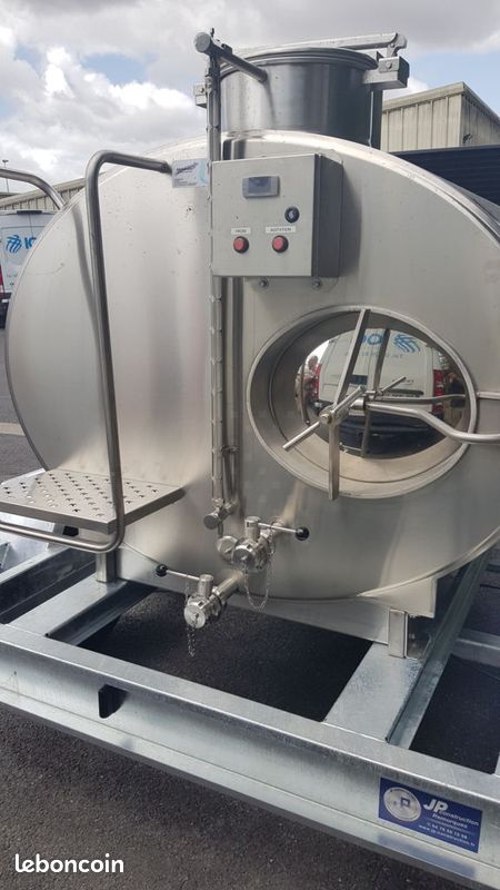 Tank vinicole sur remorque (image 3)