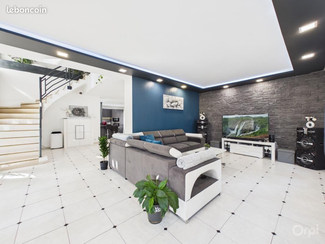 Maison 8 pièces 220 m² · à Meaux · 220 m² · 489 000 €