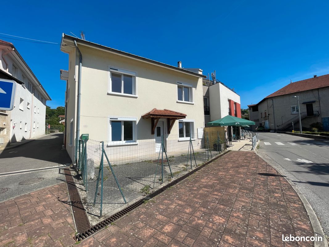Maison 3 pièces 74 m² · à Saint-Jean-de-Moirans · 73,8 m² · 800 €