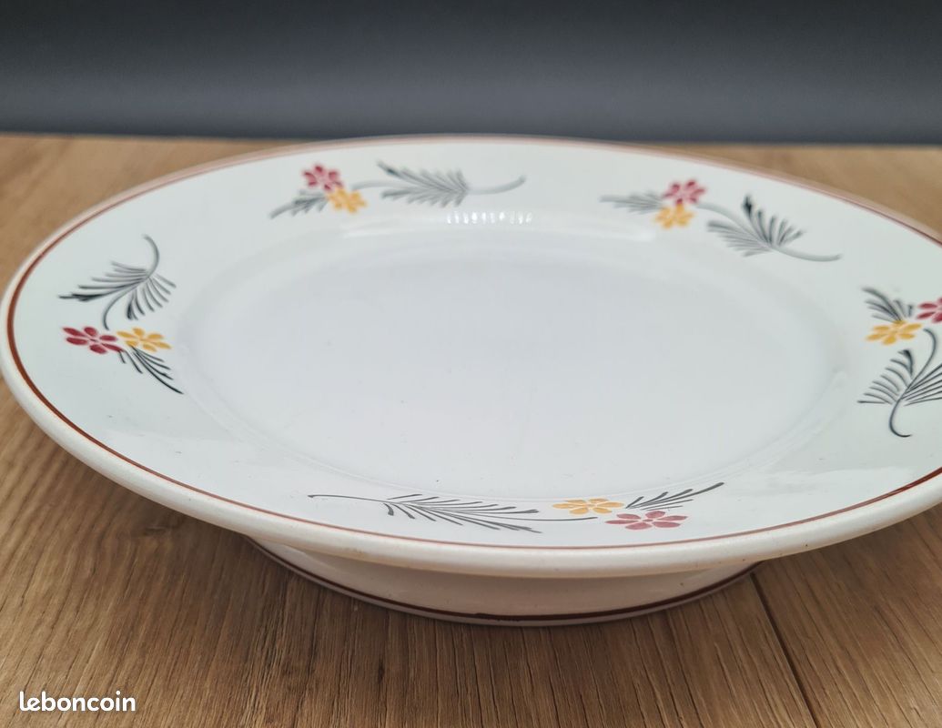 Compotier, Plat de service sur pied, Céramique de St Amand , années 50, 60 - J45 (image 1)