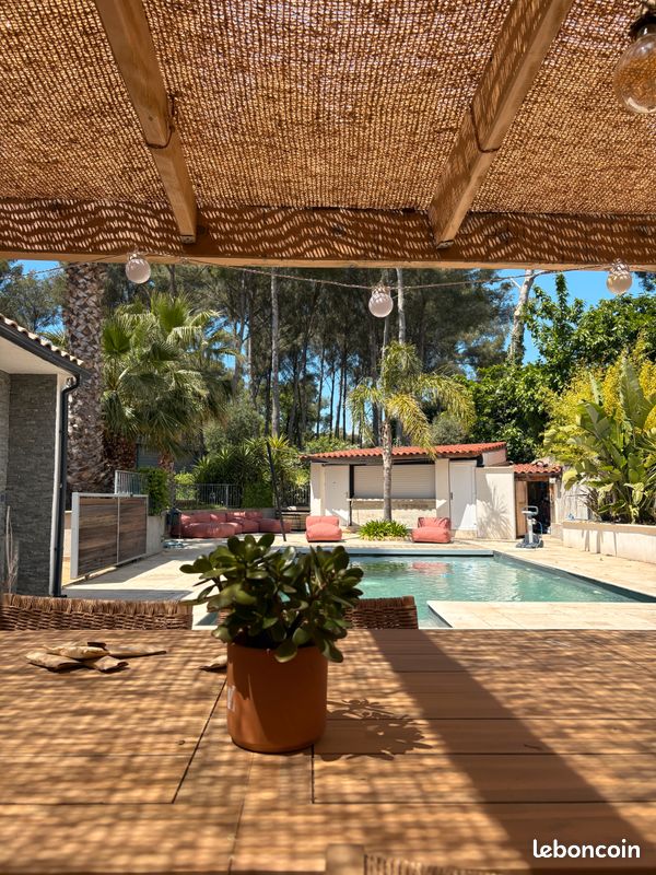 Maison 10 pièces 300 m² · à Six-Fours-les-Plages · 300 m² · 1 600 000 €