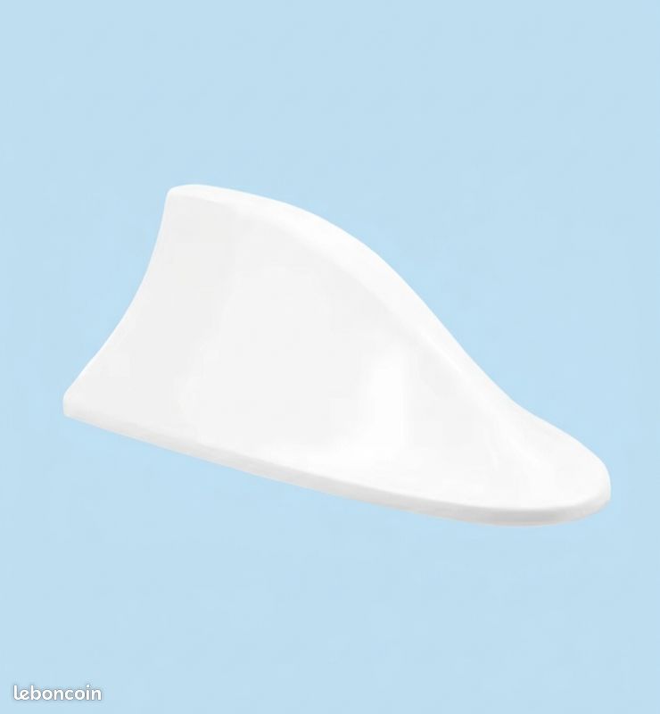 Antenne requin voiture universelle (image 1)