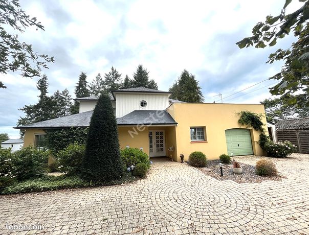 Propriété 7 pièces 221 m²
