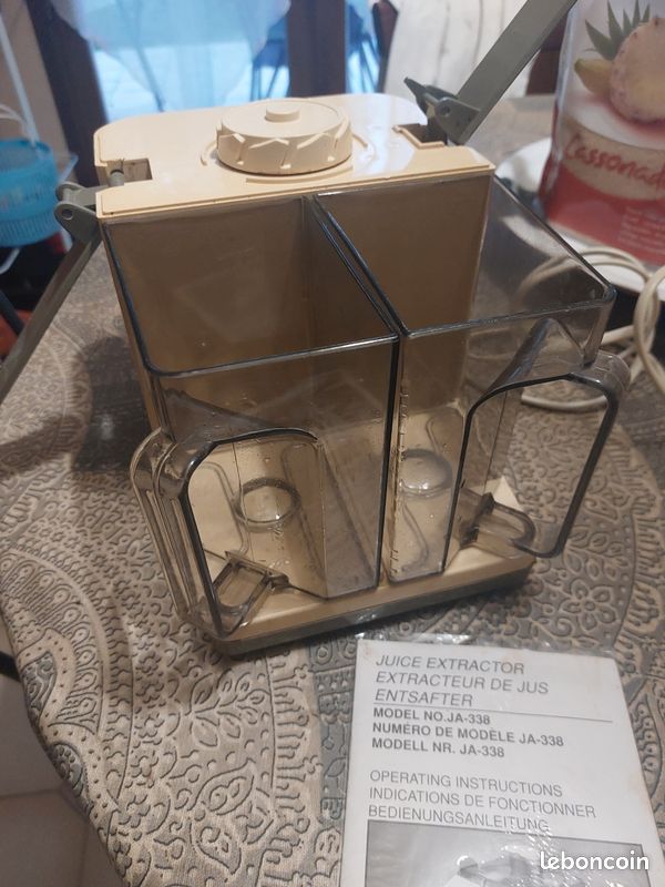 Ancien Extracteur De Jus Alésoir En Verre Ambré – Grande époque – Dépression