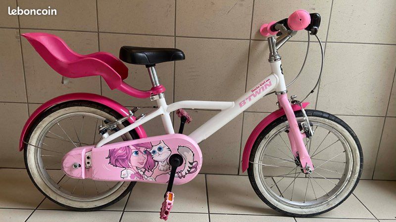 Vélo 16 pouces btwin pour fille 4-5 ans en très bon état Vélos