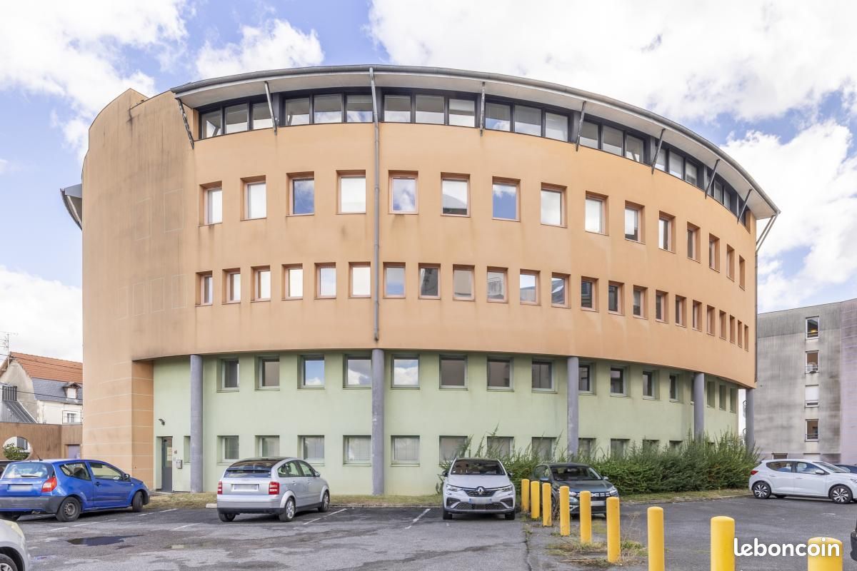 Immeuble 2395 m² · à Nevers · 2 395 m² · 585 000 €