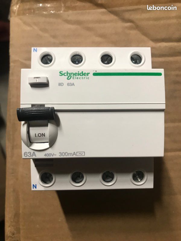 Inter différentiel 4x63a Schneider (image 1)