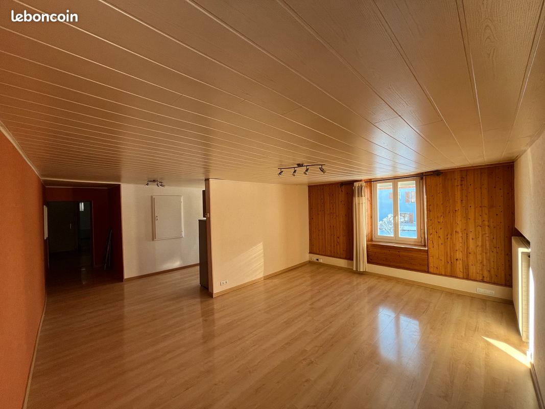 Appartement 3 pièces 80 m² · à Gellin · 80 m² · 850 €