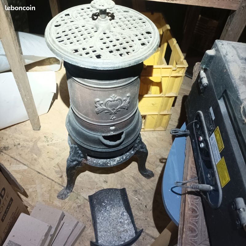 Poêle a bois ancien (image 1)