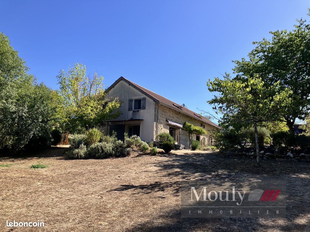 Maison 7 pièces 230 m² · à Lamothe-Cassel · 230 m² · 424 000 €