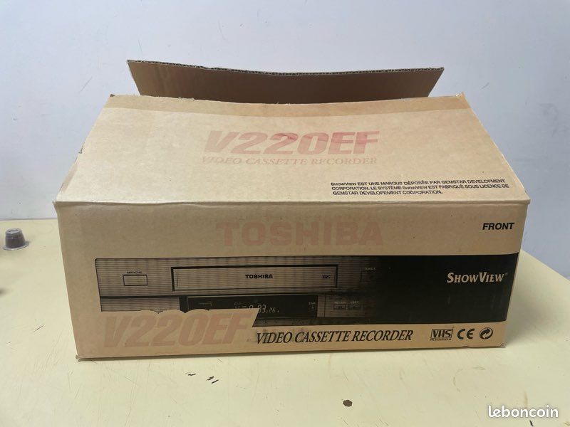 Magnétoscope Toshiba V447F - Photo, audio & vidéo