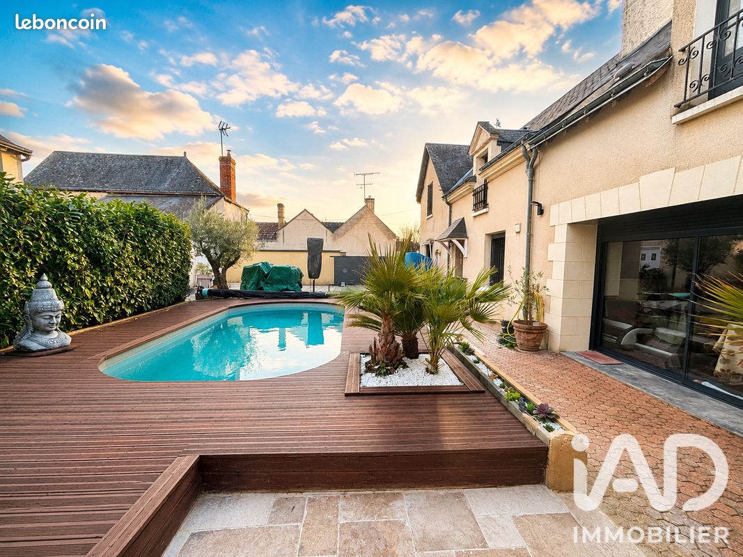 Maison 9 pièces 232 m² · à Lignières-de-Touraine · 232 m² · 414 000 €