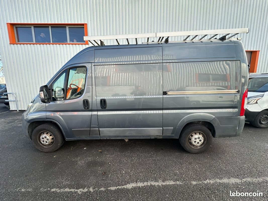 CITROEN JUMPER FOURGON TOLE 35 L2H2 BLUEHDi 160 BVM6 BUSINESS *TVA RECUPERABLE / Distribution Embrayage recent (image 2)