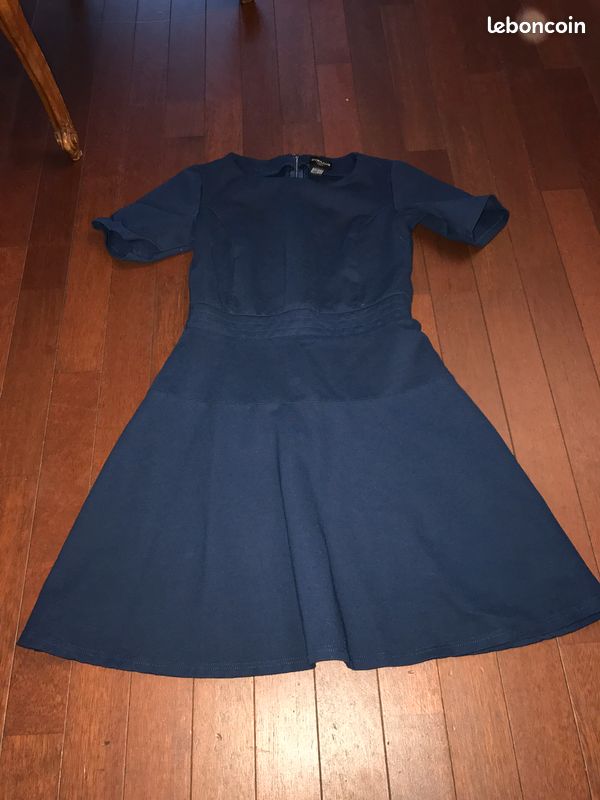 Robe cyrillus femme t.S comme Neuve izalou (image 1)