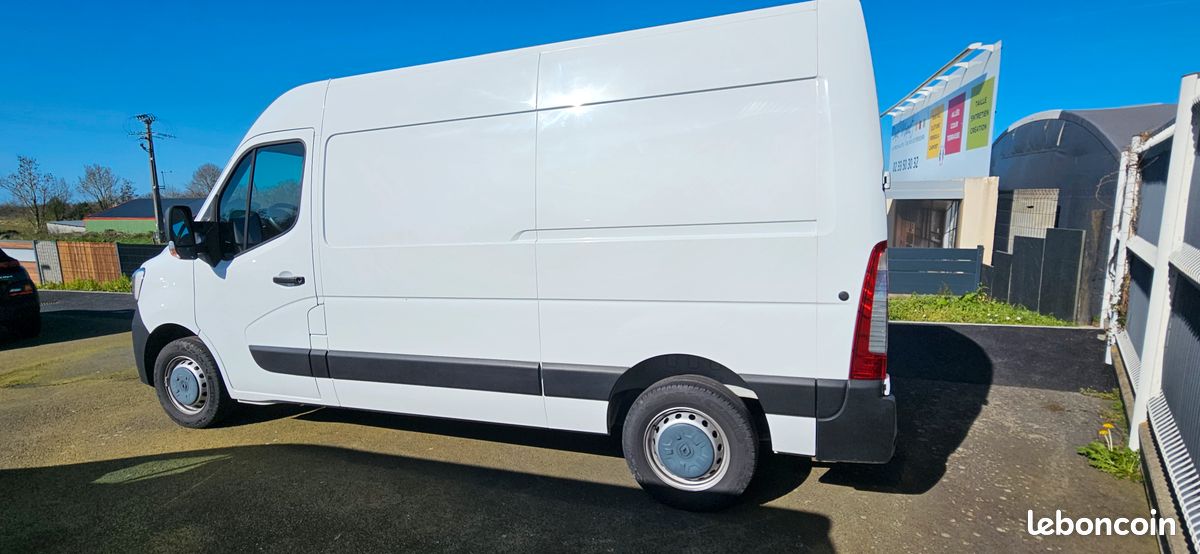 Renault Master L2H2 Confort 2.3 Blue dCi 135ch (image 4)