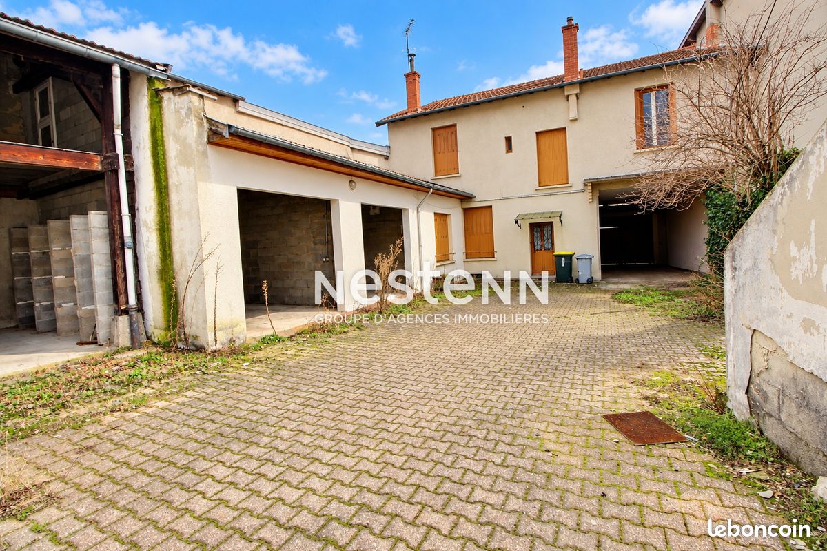 Maison 6 pièces 160 m² · à Vénissieux · 160 m² · 199 000 €