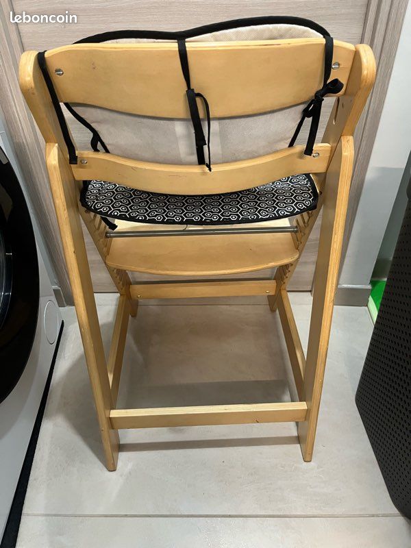 Chaise haute en bois (image 2)