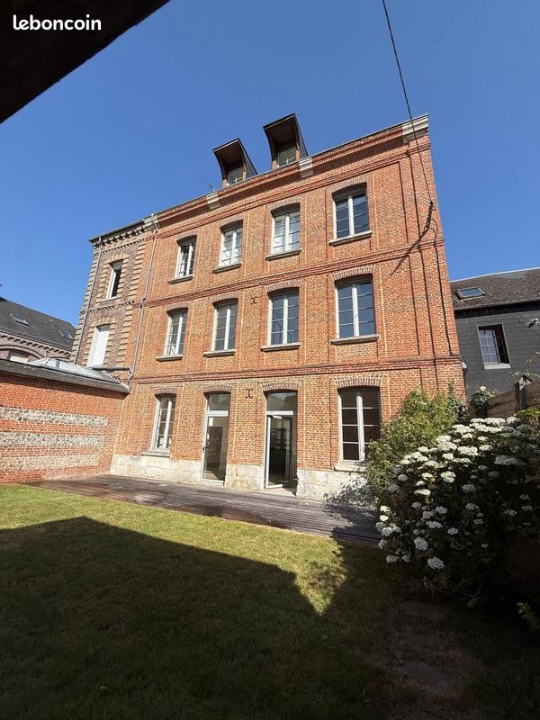Maison 12 pièces 280 m² · à Yvetot · 280 m² · 699 000 €
