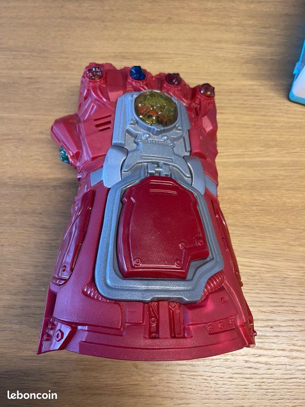UrMsun Gant pour les Avengers avec lumières LED, gant Thanos (image 1)