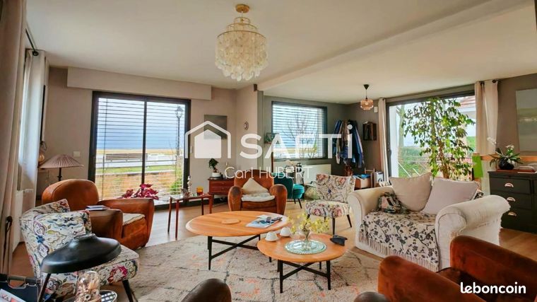 Maison 6 pièces 225 m²