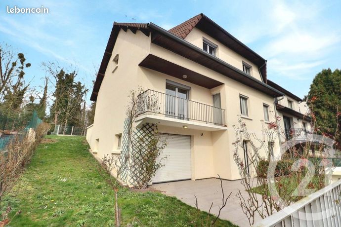 Pavillon 8 pièces 213 m²