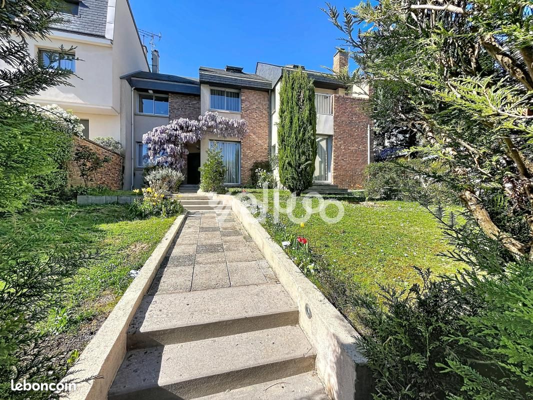 Maison 6 pièces 200 m² · à Sceaux · 200 m² · 1 095 000 €