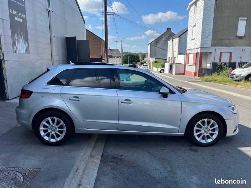 Audi a3 sportback edition attraction / système de navigation gps / toit ouvrant / siège chauffants / régulateur de vitesse / climatisation / limitateur de vitesse / radar de recul / (image 5)