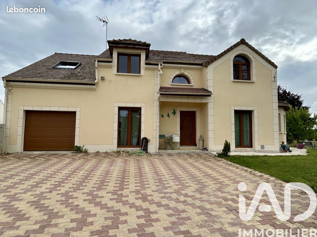 Maison 6 pièces 187 m² · à Évry-Grégy-sur-Yerre · 187 m² · 630 000 €