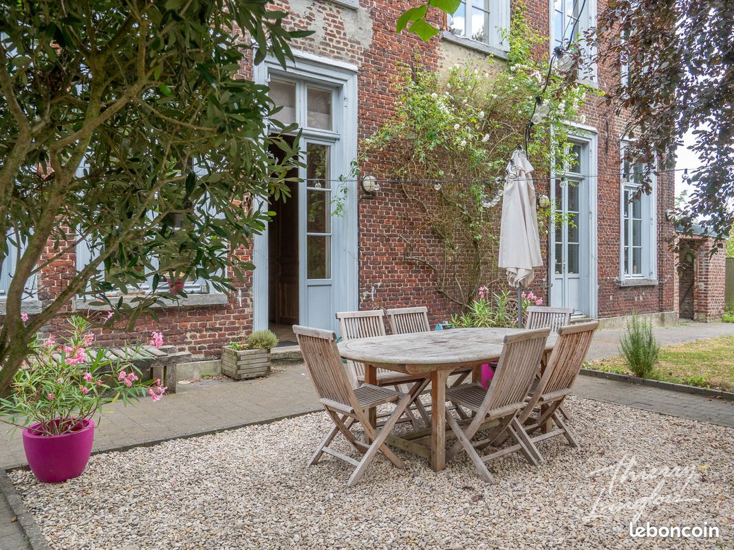 Maison 9 pièces 250 m² · à Cappelle-en-Pévèle · 250 m² · 774 000 €