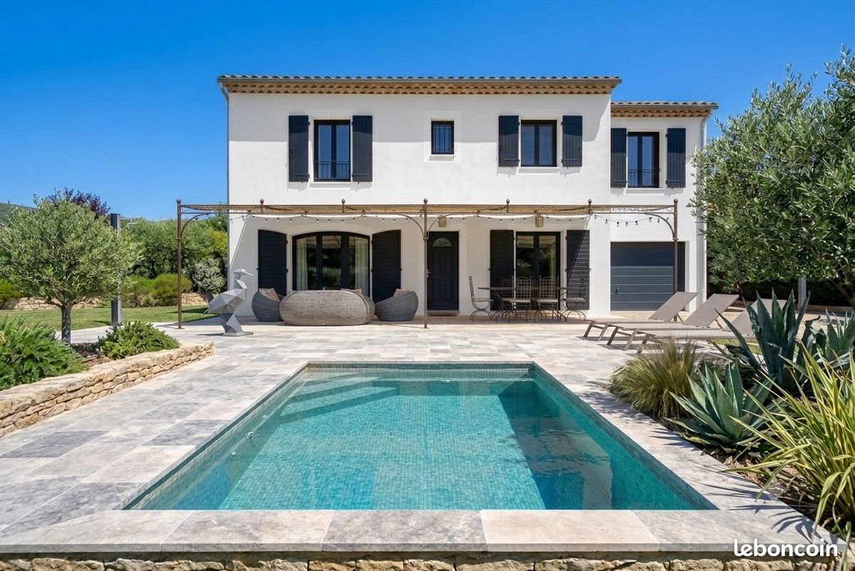 Maison 7 pièces 180 m² · à Lambesc · 180 m² · 800 000 €