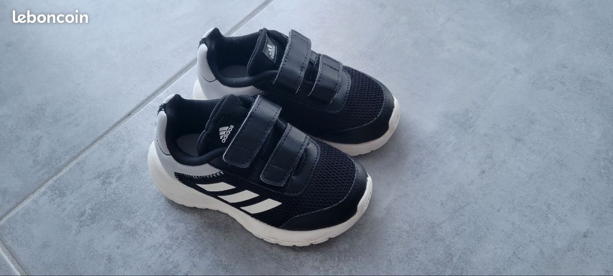 Basket chaussures Pointure 23 ADIDAS Chaussures