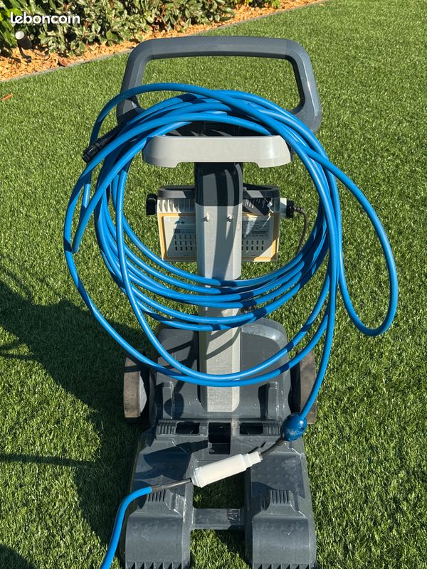 Robot de piscine Dolphin Supreme M600 Pro (image 5)