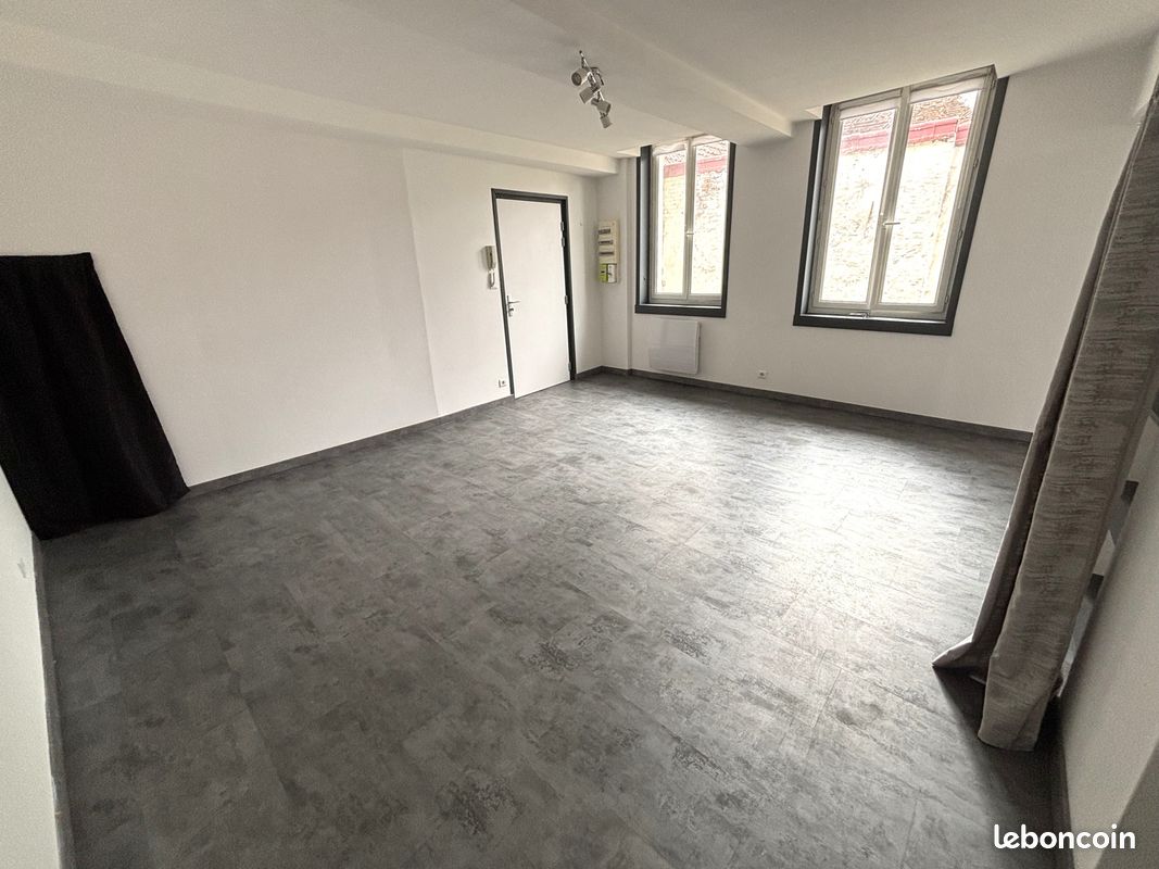 Appartement 2 pièces 42 m² · à Saint-Amand-les-Eaux · 42 m² · 590 €