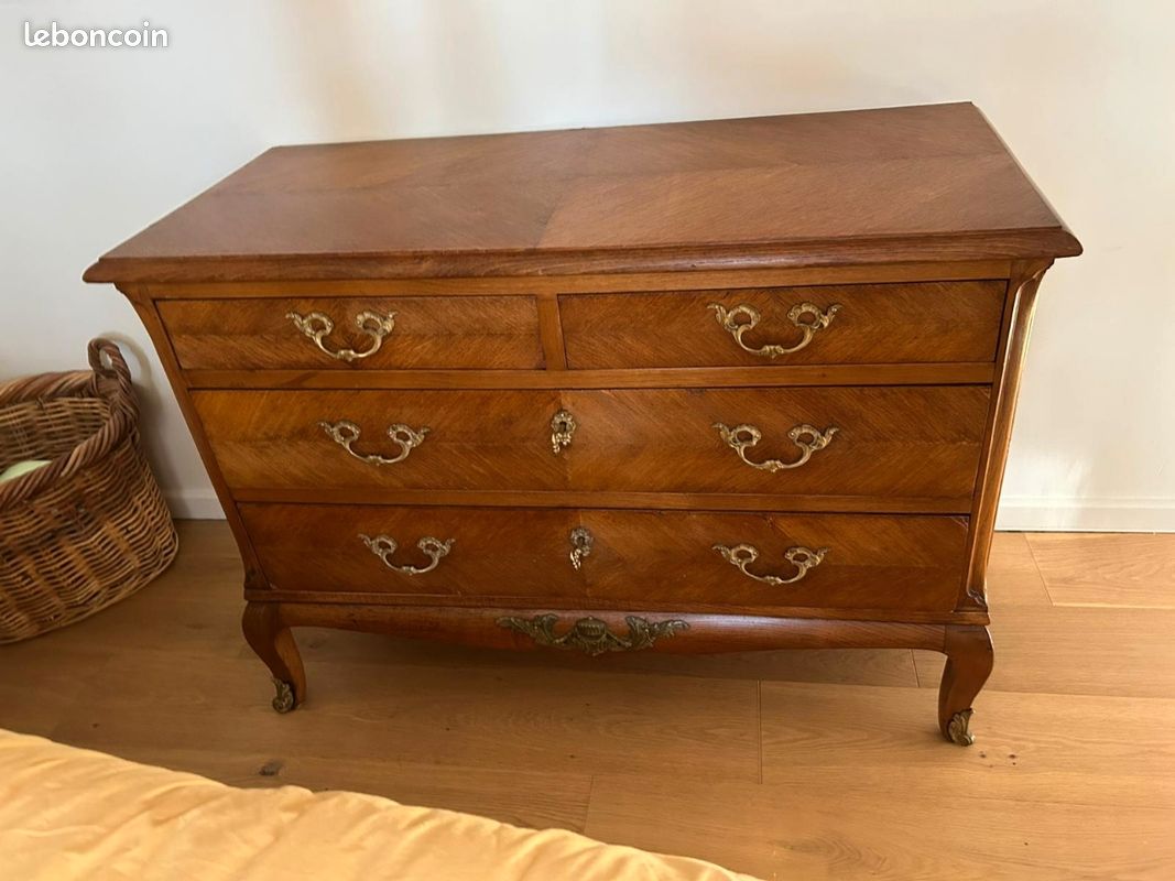 Commode (image 1)