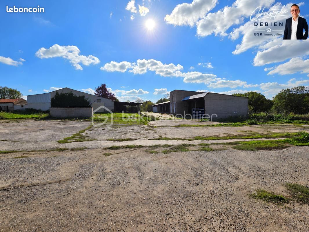 Maison 4 pièces 289 m² · aux Landes-Genusson · 289 m² · 159 000 €