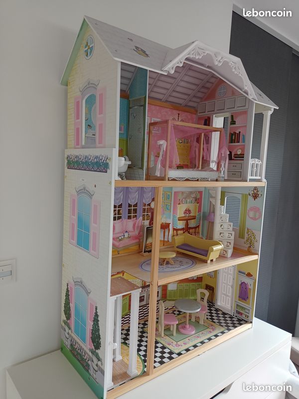 Maison de poupées Kaylee KidKraft en bon état (image 2)