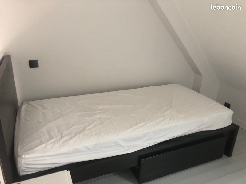 Cadre de lit IKEA avec sommier (image 2)