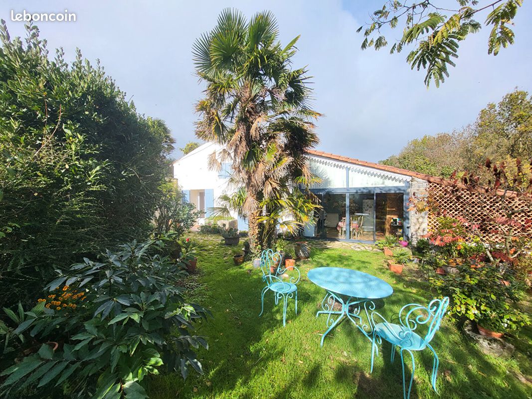 Maison 5 pièces 148 m² · à Breuil-Magné · 148 m² · 337 800 €