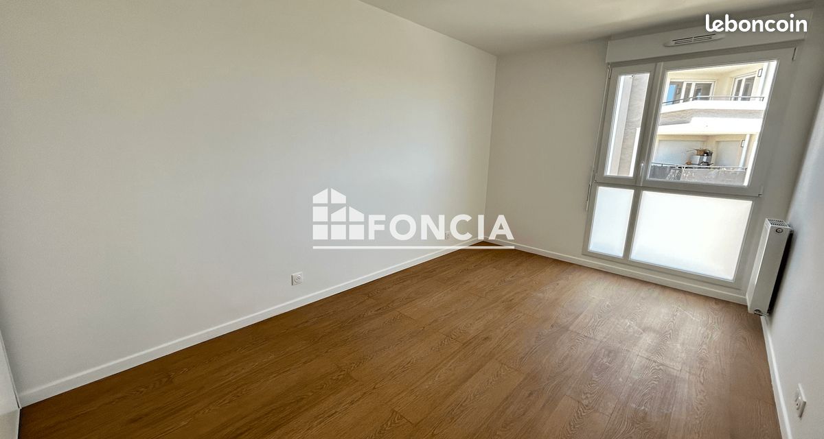 Apartment (image 6)