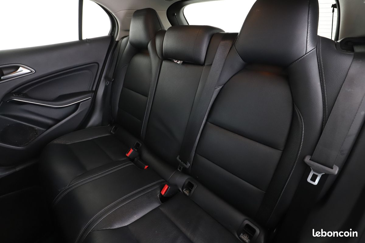 Mercedes-Benz GLA 250 Sensation 7G-DCT 211 ch (image 8)