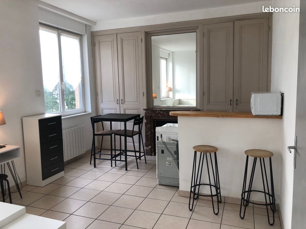 Appartement 1 pièce 20 m² · à Vénissieux · 20 m² · 585 €/mois