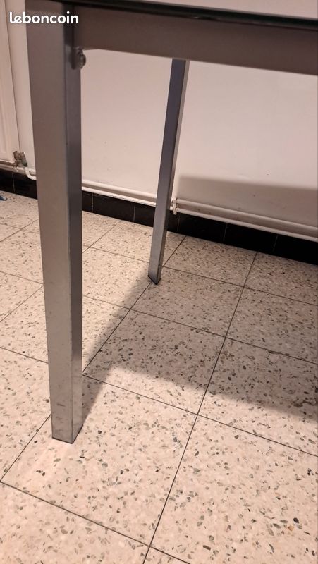 Table en verre (image 5)